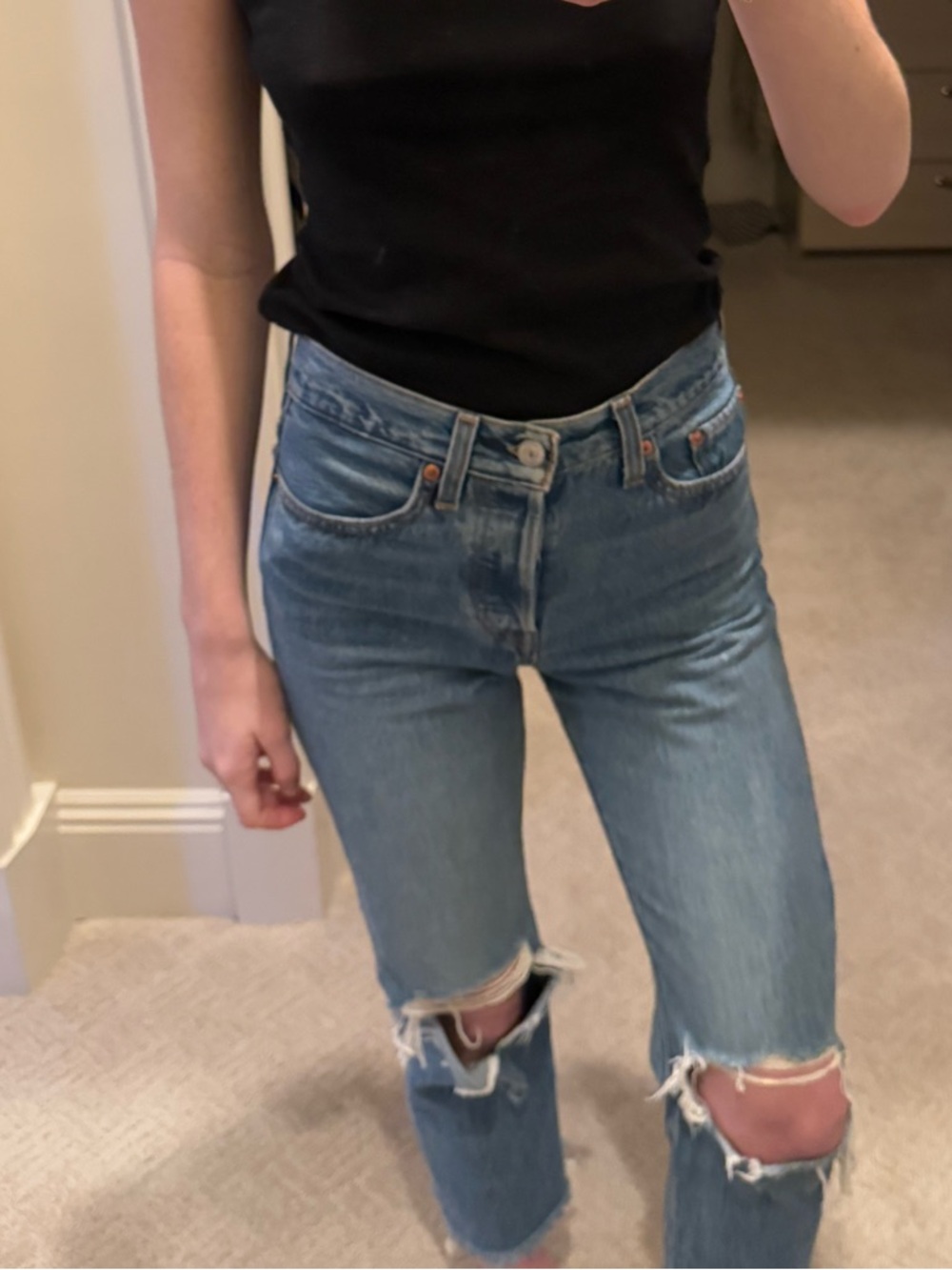 Levi’s Wedgie Straight-Leg Women's Jeans in Blue with Distressed Knees